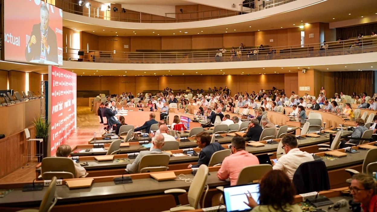 Hémicycle de l'Hôtel de Région de Lyon rempli de décideurs lors des Work'Talks d'Actual Group, le 28 mai 2026
